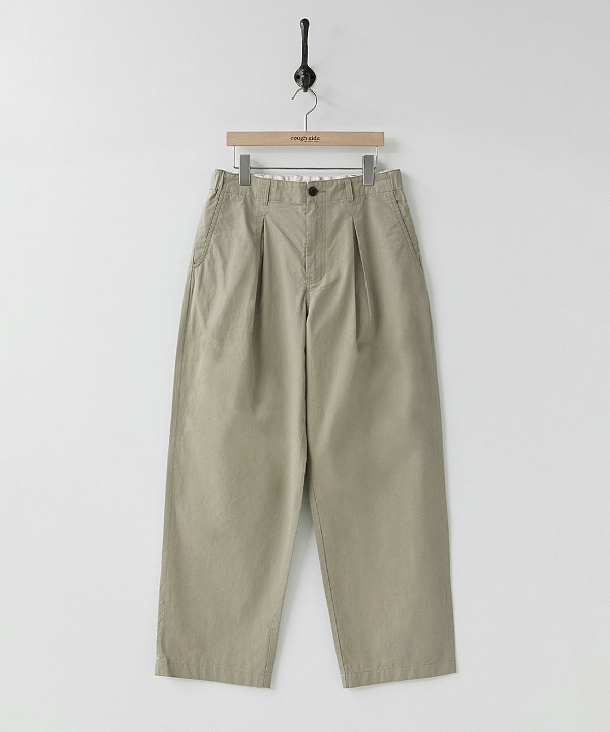 러프사이드(ROUGHSIDE) Box Pleat Pants Humus