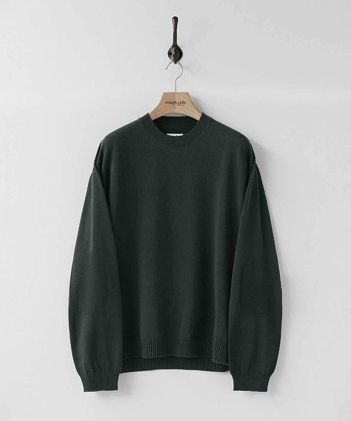 러프사이드(ROUGHSIDE) Whole Garment Crew Knit Charcoal