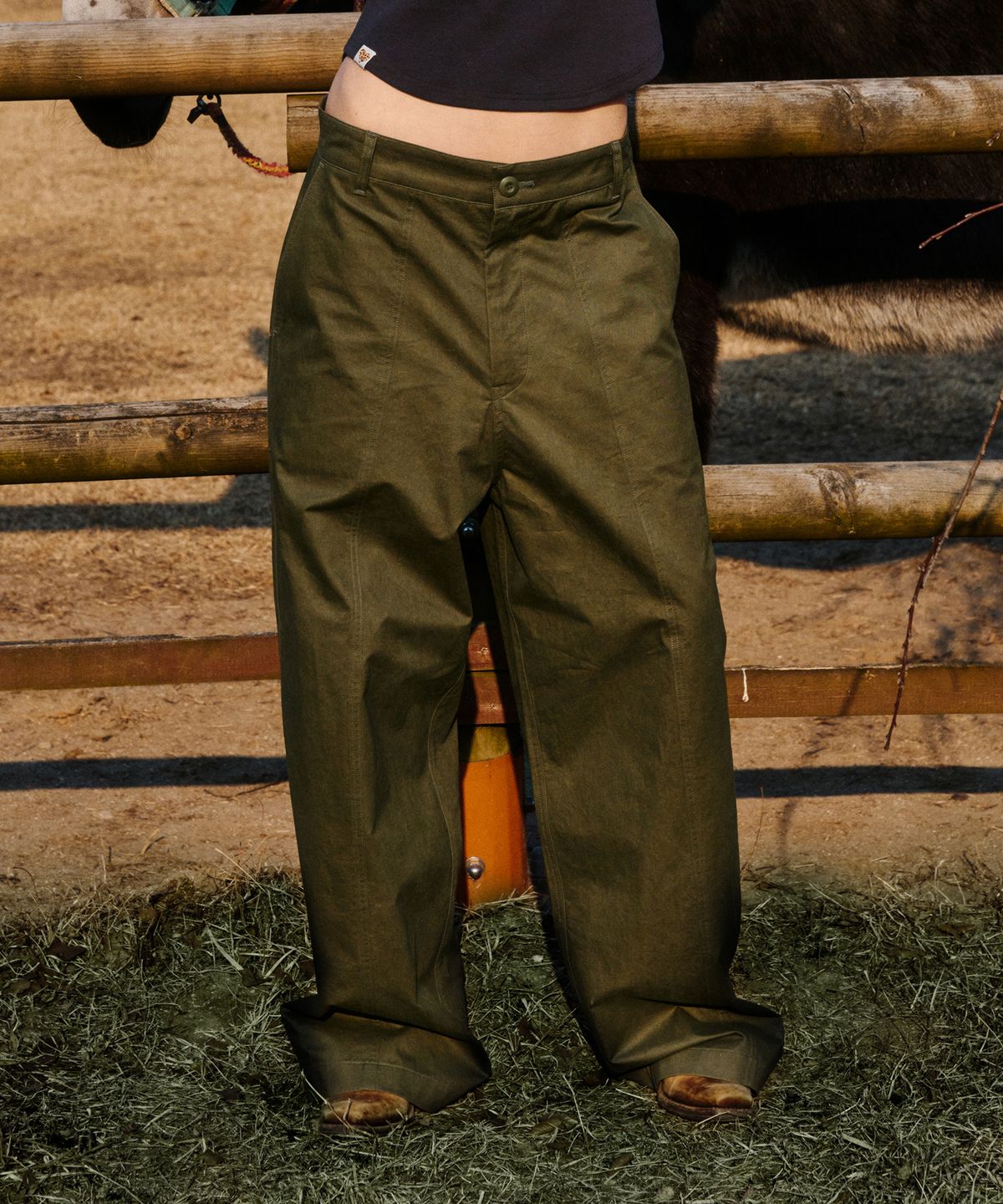 에르에르(ERER) Vintage Loose-fit Pants Khaki