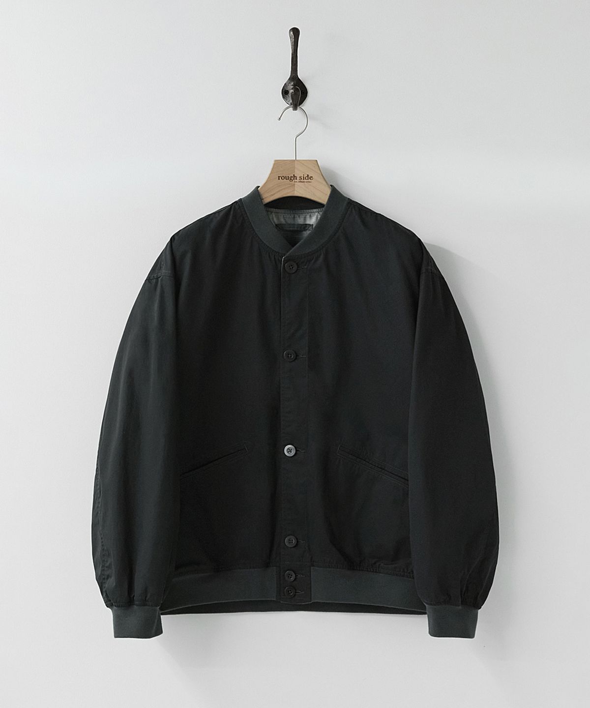 러프사이드(ROUGHSIDE) Skater Bomber (Reversible) Black