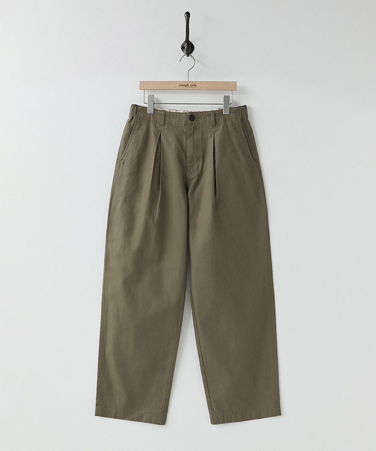 러프사이드(ROUGHSIDE) Box Pleat Pants Khaki(H)