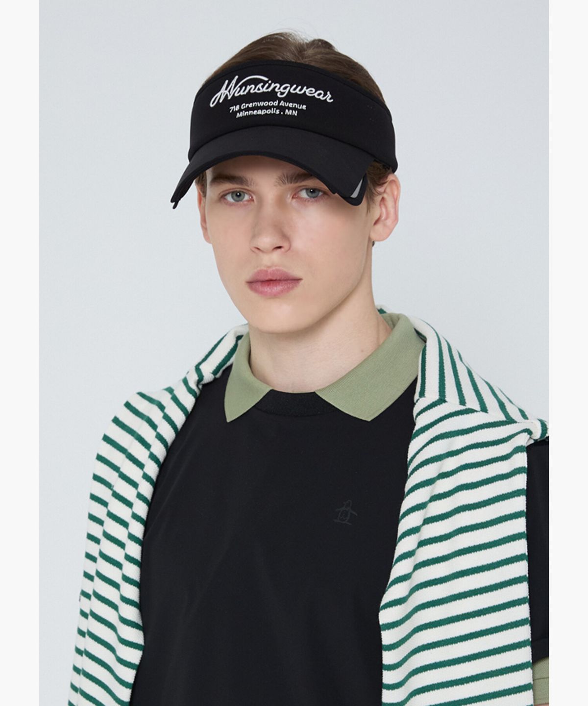 먼싱웨어(MUNSINGWEAR) 남성 에센셜 윙 바이저 블랙 MR121MCP21