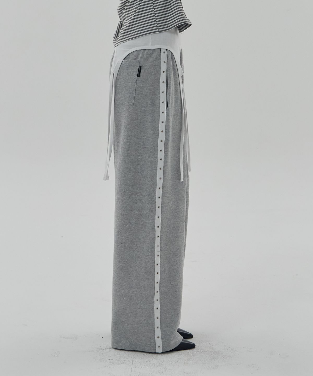 디어스토커(DEARSTALKER) LUNA EYELET SWEAT PANTS  - GREY