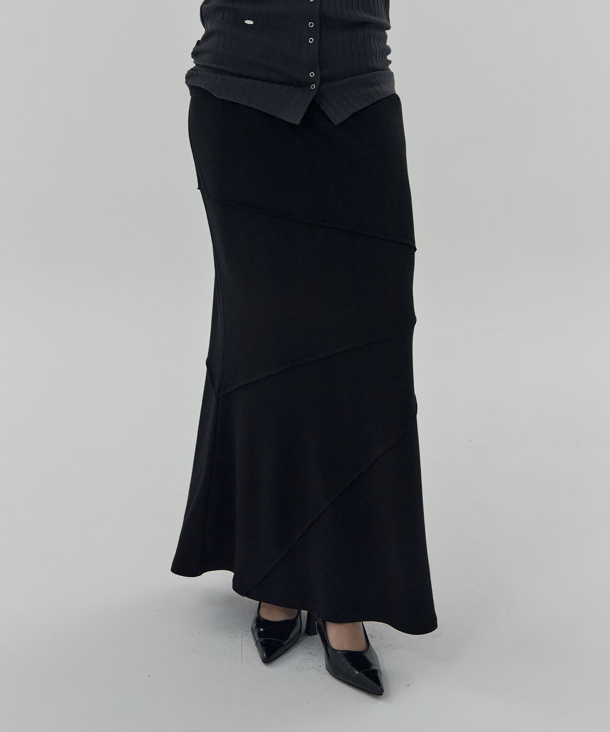 디어스토커(DEARSTALKER) MIDO CUT-OFF MERMAID MAXI SKIRT - BLACK