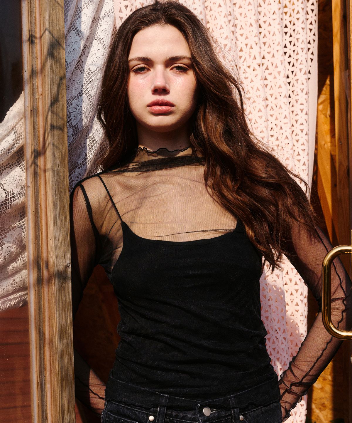 에르에르(ERER) Sheer High Neck T-shirt Black