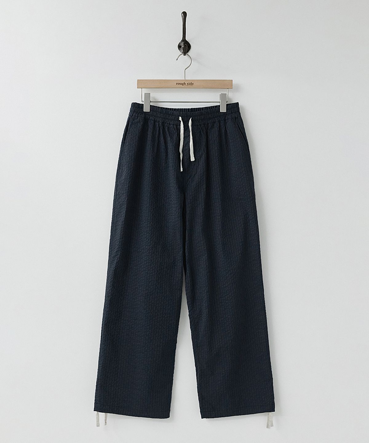 러프사이드(ROUGHSIDE) Easy Stripe Pants Dark Navy ST