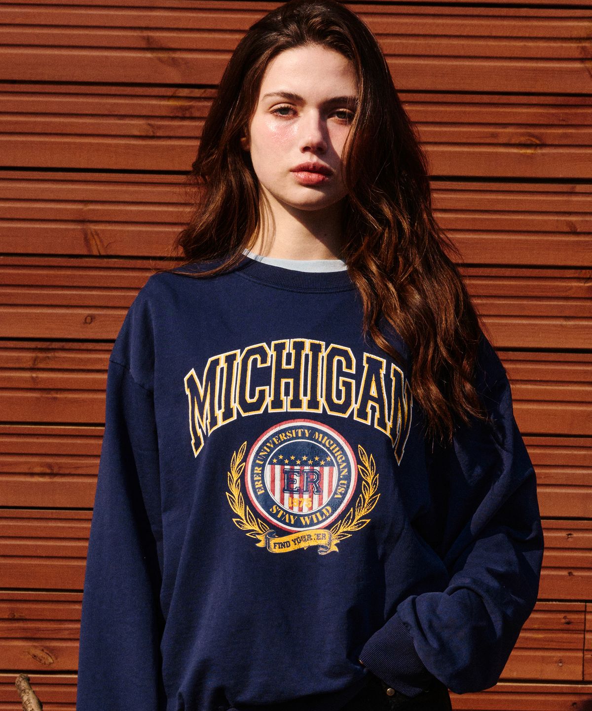 에르에르(ERER) Michigan Vintage Sweatshirt Navy
