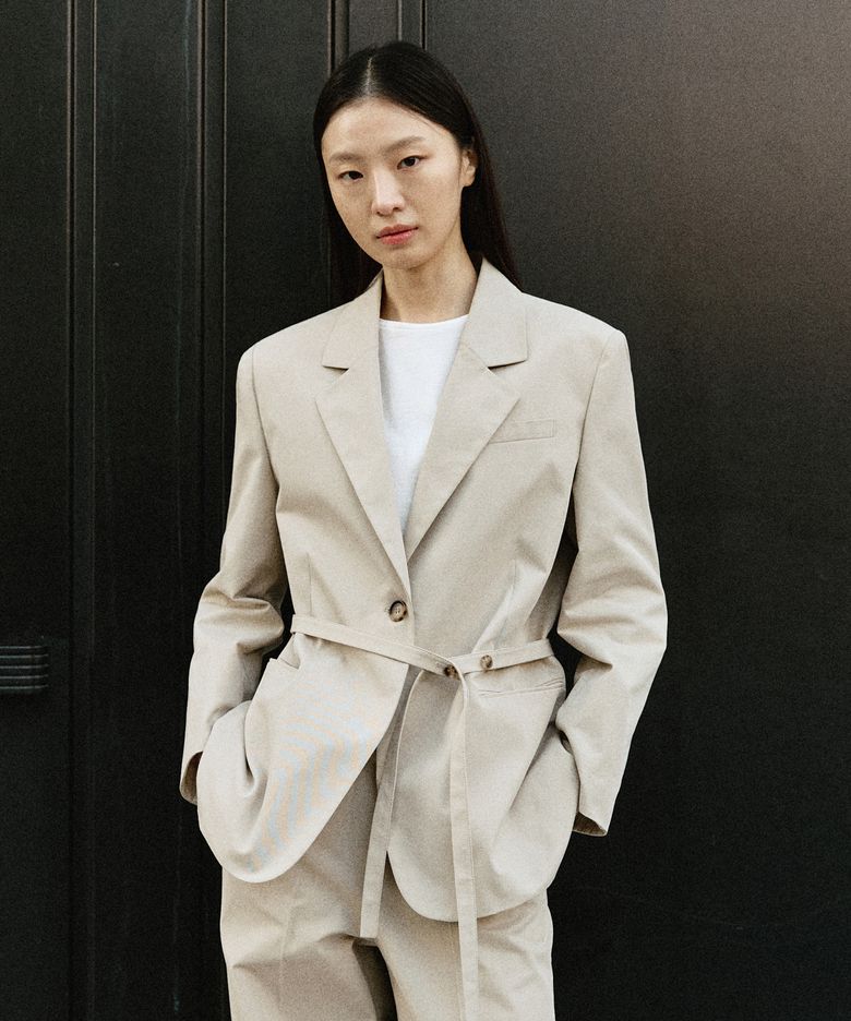벨티드 싱글 블레이저 자켓_BEIGE