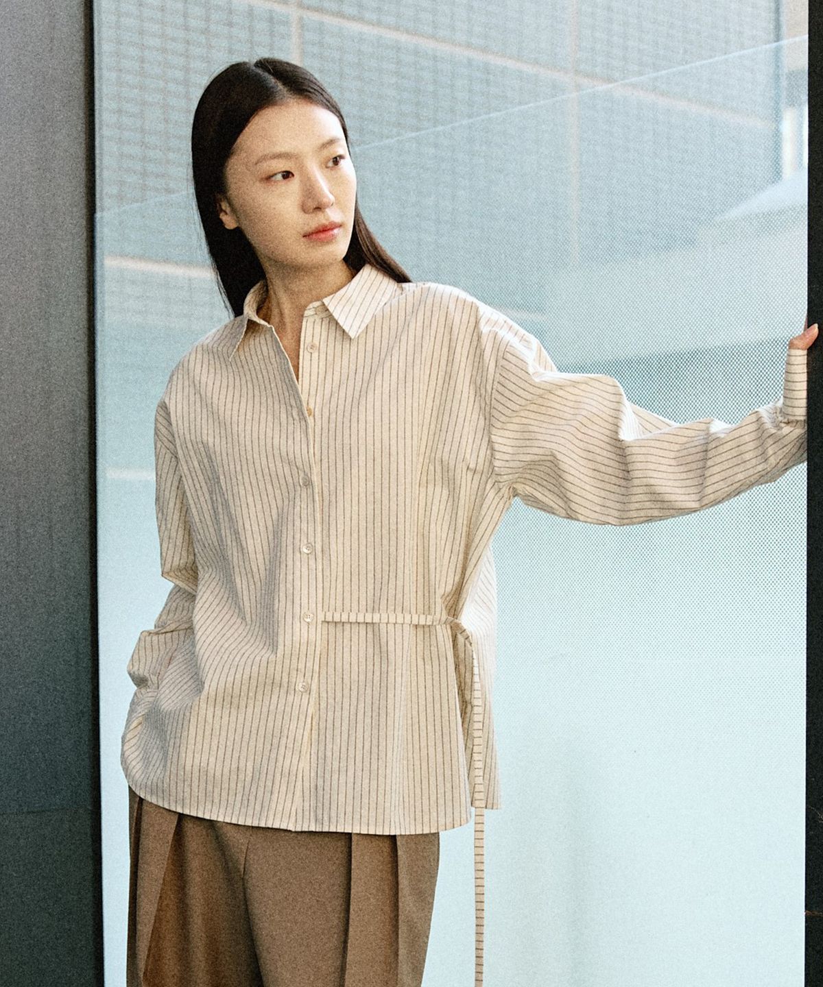 아티드(ARTID) 오버핏 스트랩 셔츠_4COLORS