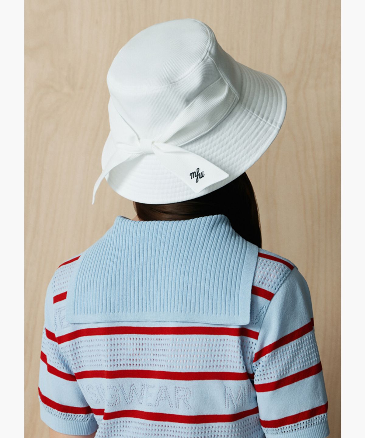 먼싱웨어(MUNSINGWEAR) 여성 에센셜 리본 버킷햇 화이트 MR122LCP11