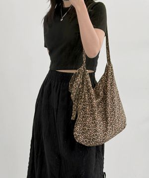 플럼 패턴 리본 에코백-레오파드