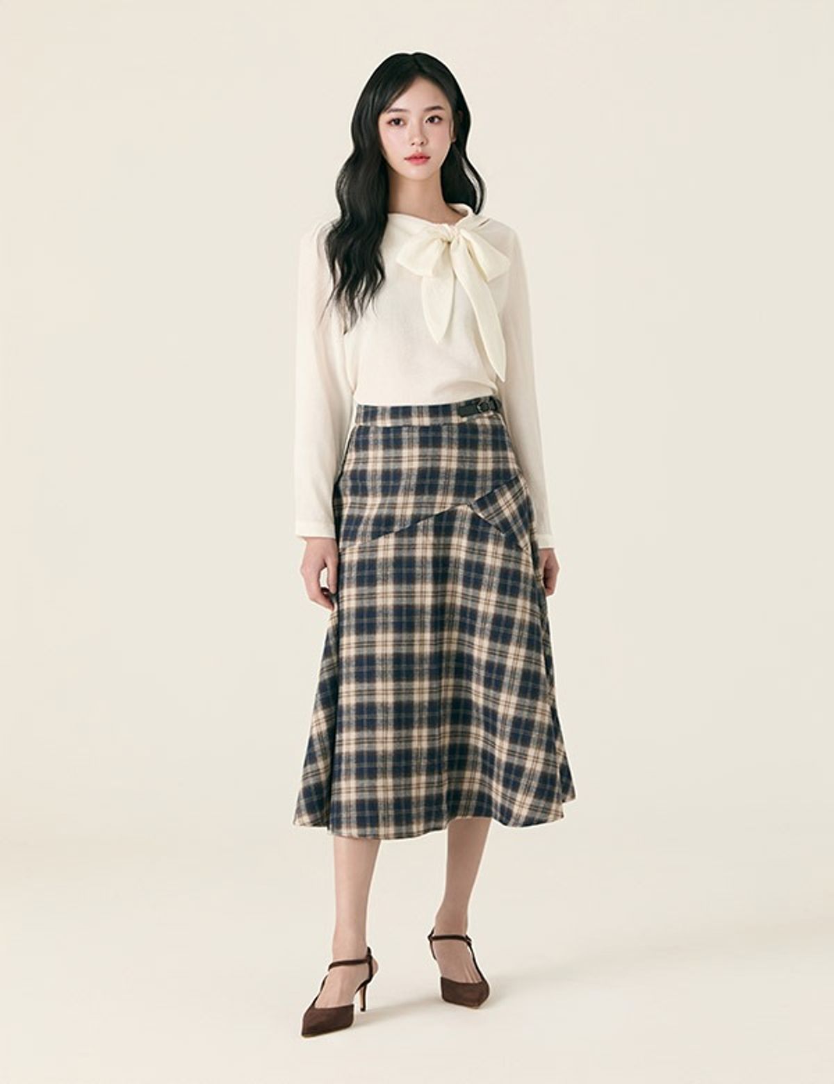 로엠(ROEM) 체크 플레어 롱 스커트_RMWHG12RT1
