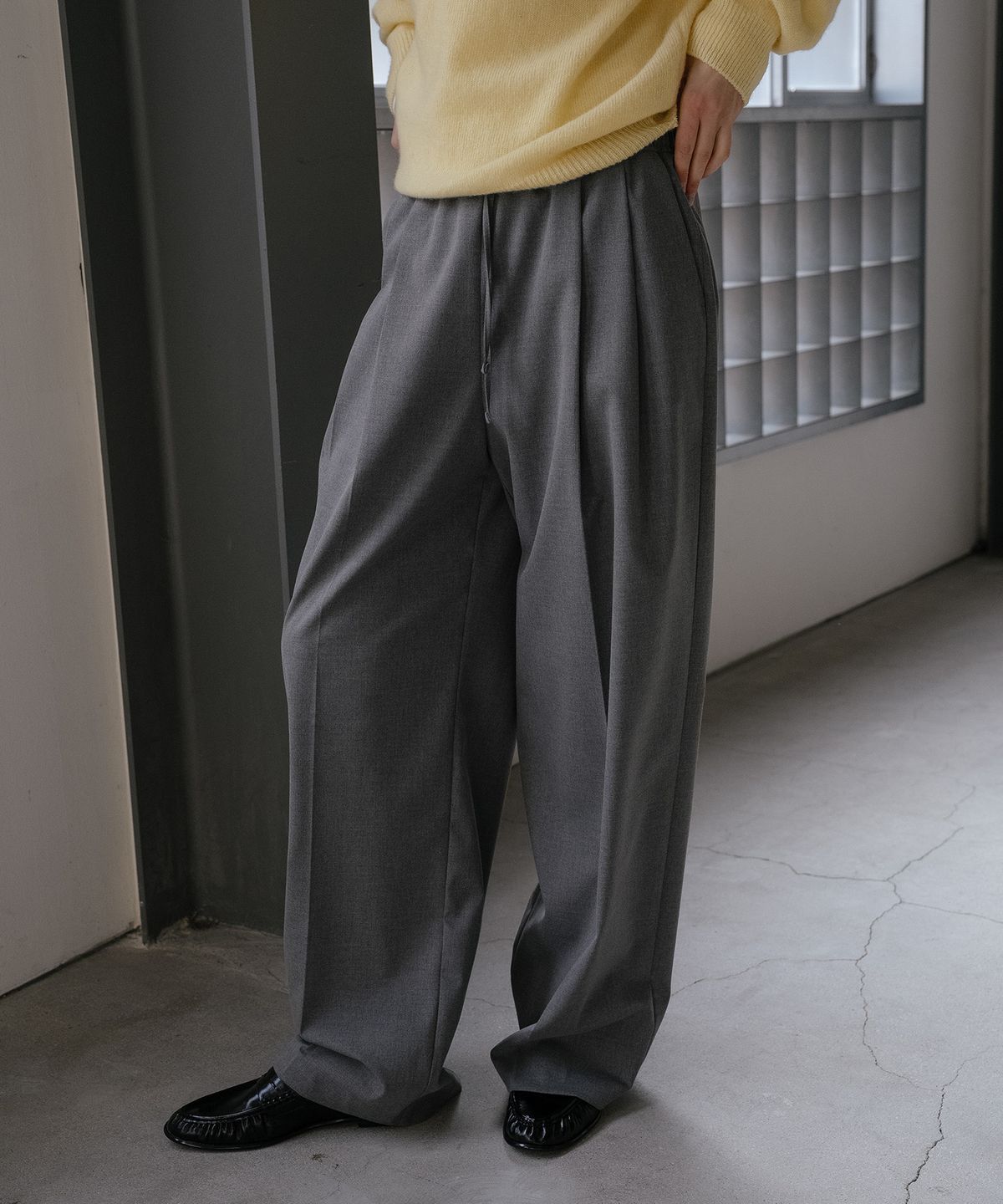 노운베러(KNOWNBETTER) Pintuck string solid wide pants [KNSS05PT03]_Gray
