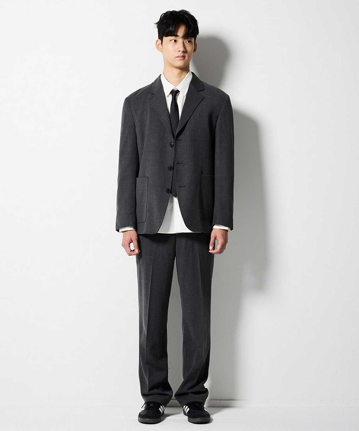 에스티코(STCO) 3버튼 아웃포켓 오버핏 셋업 세트 차콜 그레이 (오버핏)_SEJVC72SET