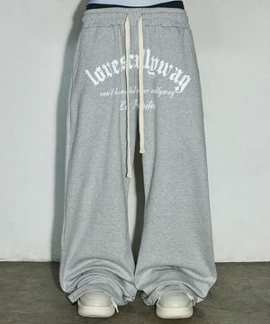 크롬 레터링 메가 커브드핏 스웨트 팬츠[그레이]
