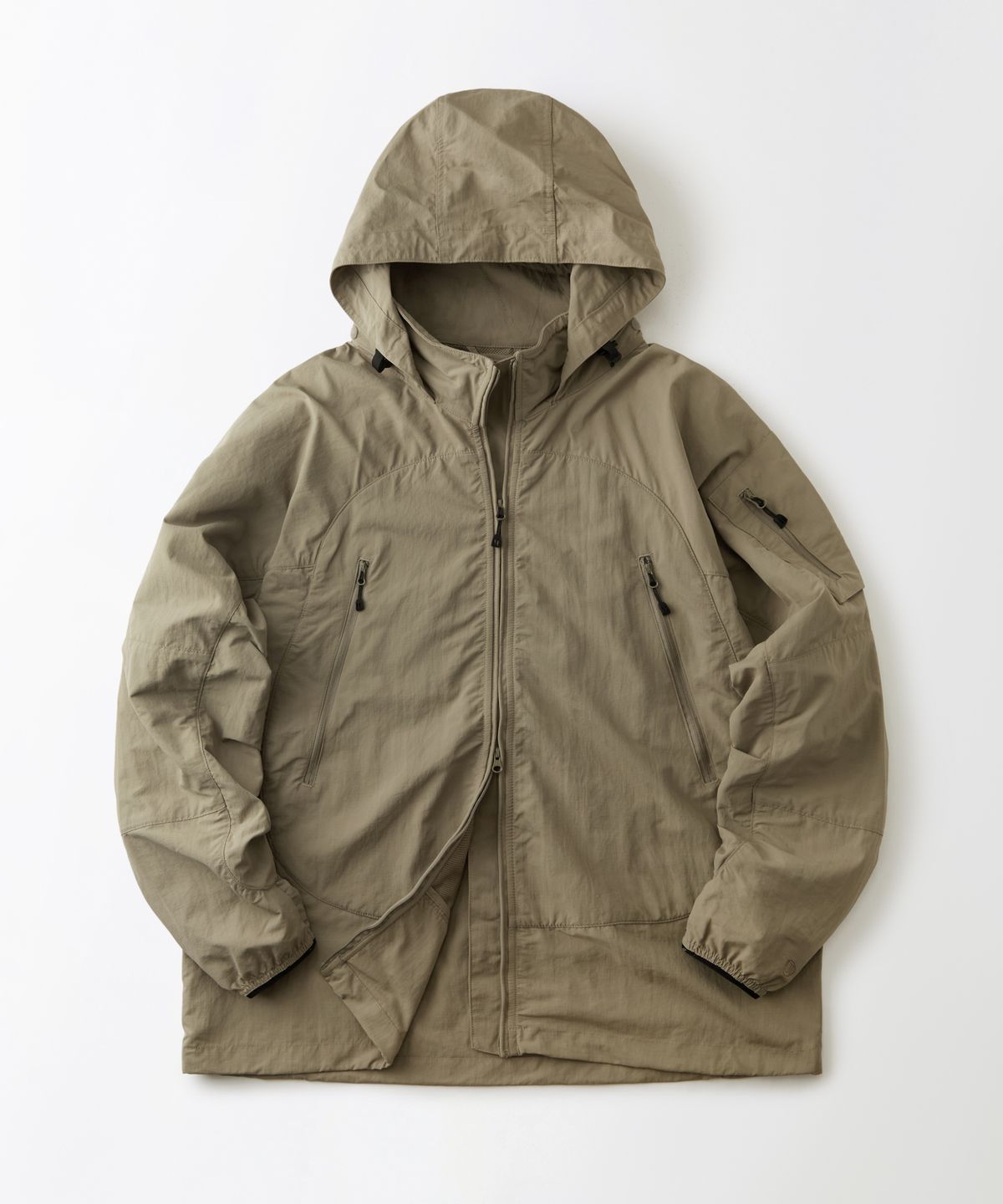 아웃스탠딩(OUTSTANDING) NYLON RIPSTOP PCU JACKET_BEIGE