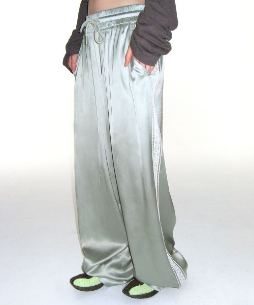 [YOUHEEXOTZ] STAR PATTERN LAYERED BANDING TRACK PANTS_GREY source detail 13