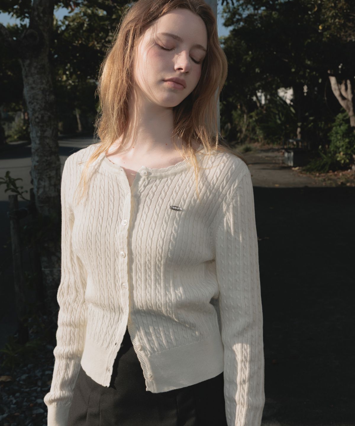 드헤베(DEHEVE) Frill Cable Knit Cardigan [Ivory]
