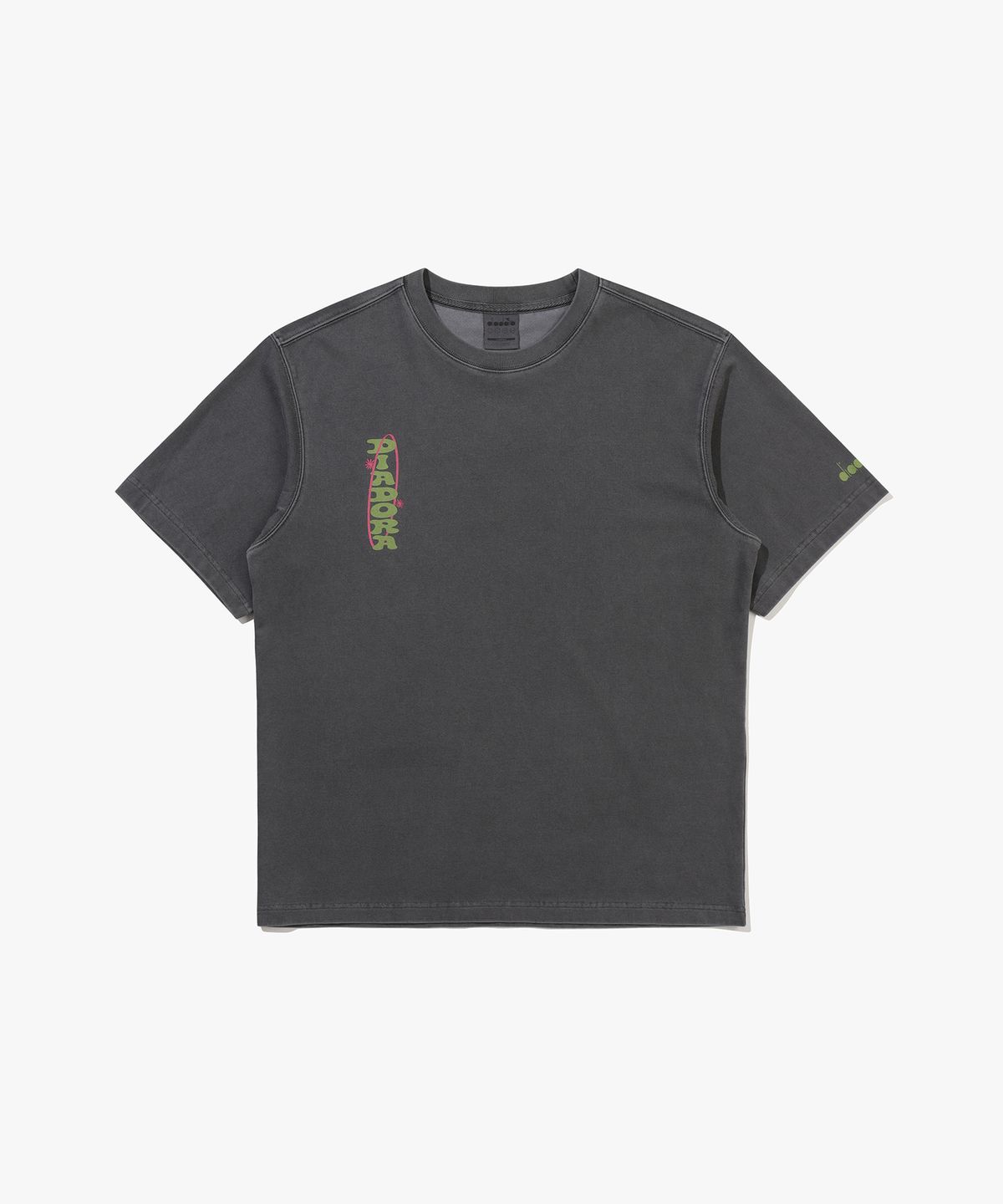 디아도라(diadora) 이큅 워싱 그래픽 백메쉬 반팔 티셔츠 GREY