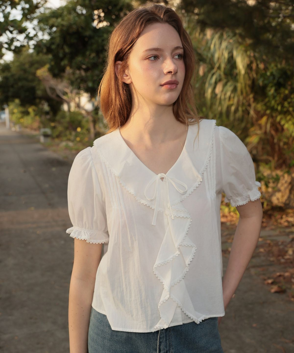 드헤베(DEHEVE) Puff Sleeve Ruffle Blouse [Ivory]