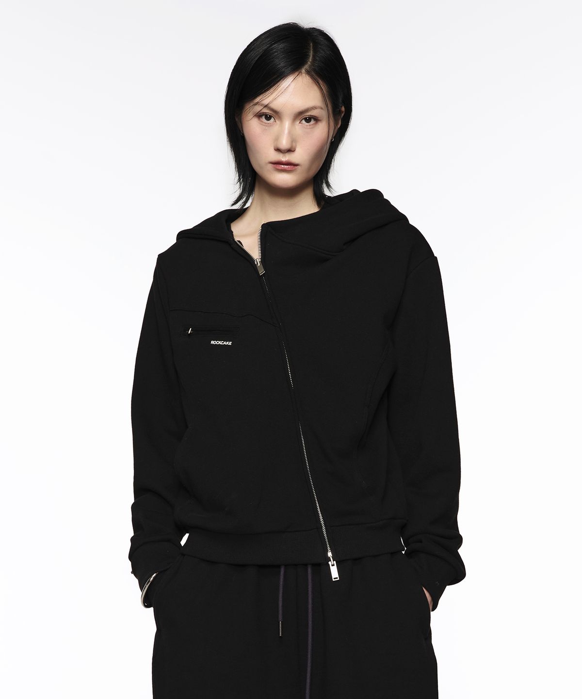 락케이크(ROCKCAKE) Asymmetry Zip Up Hoodie - Black