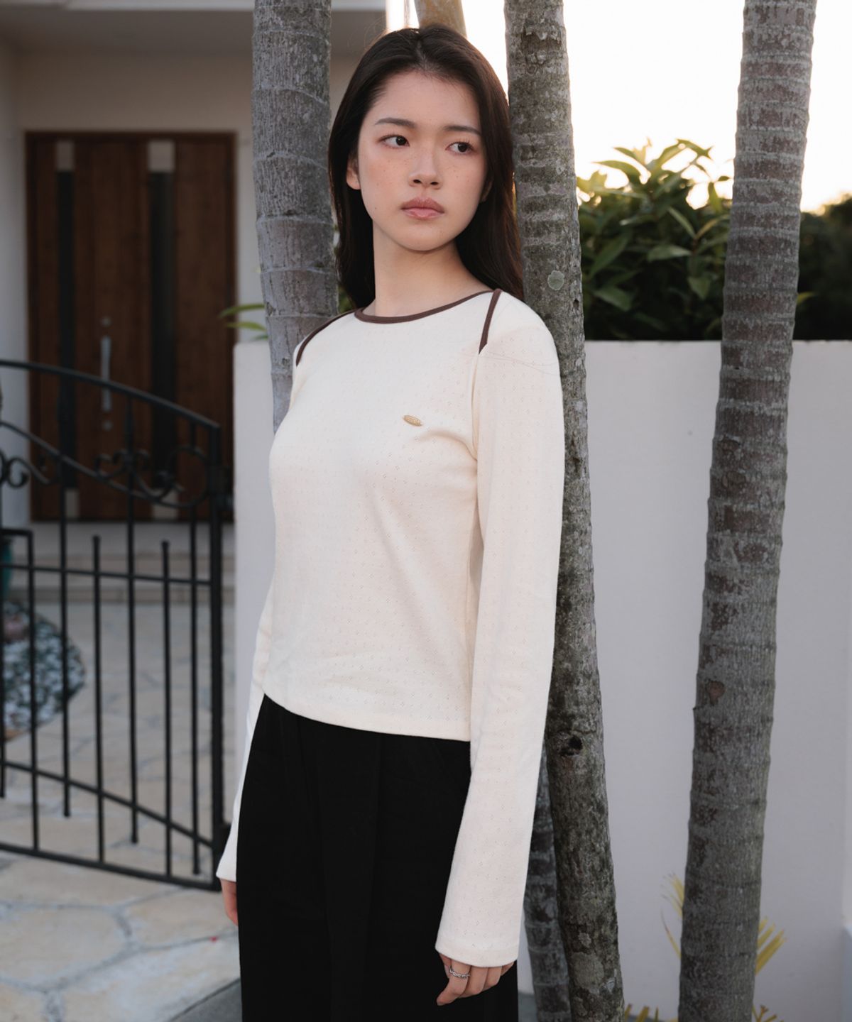 드헤베(DEHEVE) Eyelet Boat Neck Long Sleeve [Ivory]