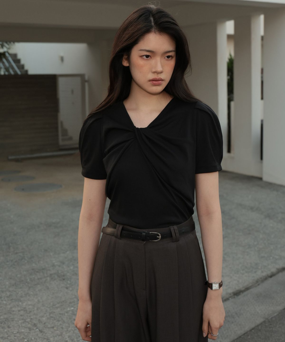 드헤베(DEHEVE) Twist Puff T-shirt [Black]
