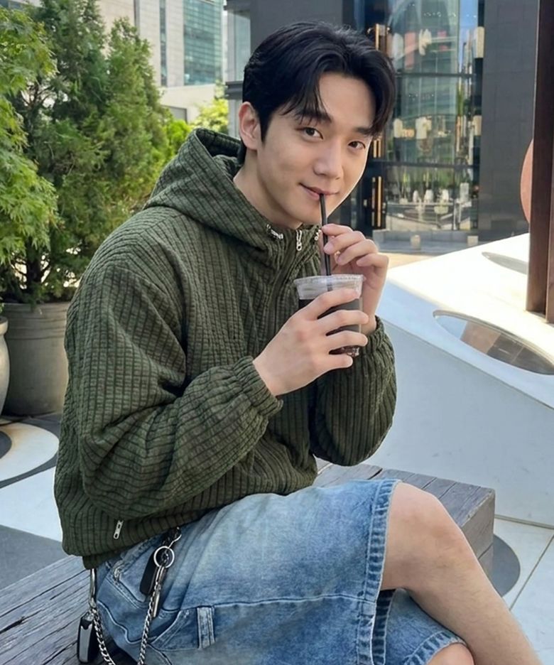 데일리 체크 윈드브레이커 카키