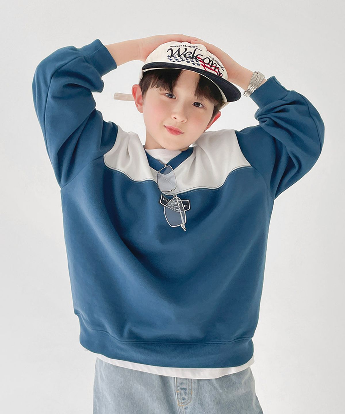 베리클로젯(BERRYCLOSET) 베리 크루 맨투맨