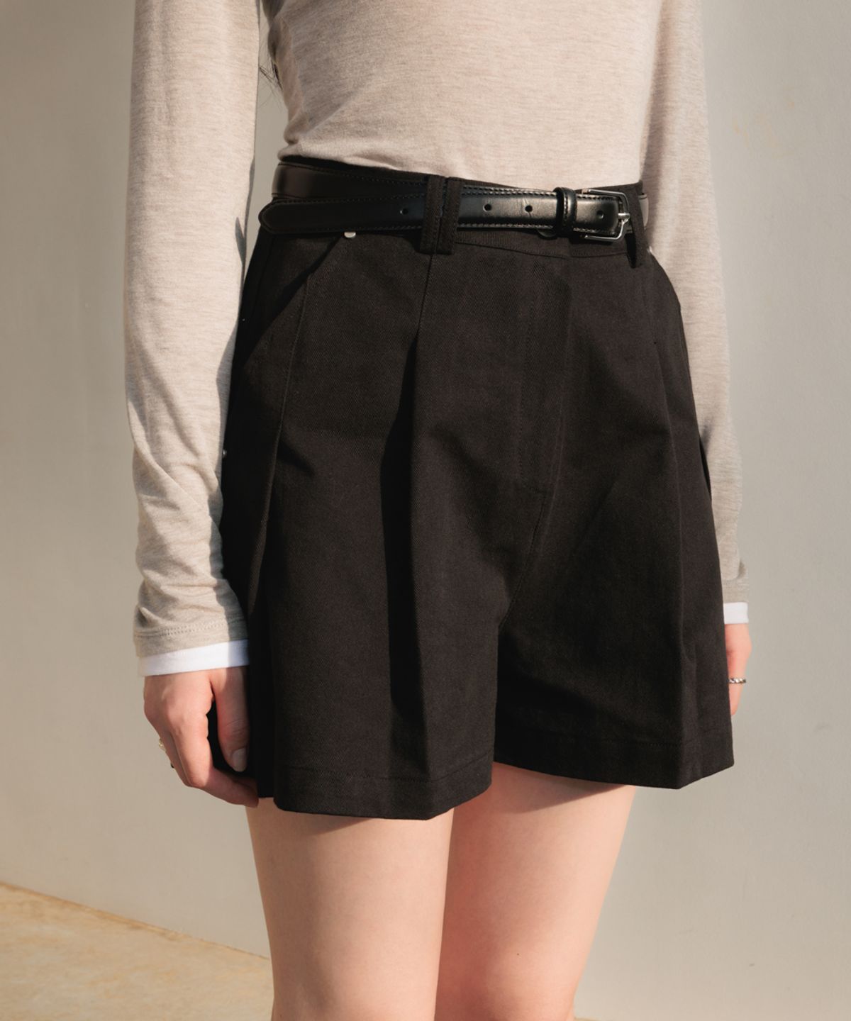 드헤베(DEHEVE) Double Pintuck Half Pants [Black]