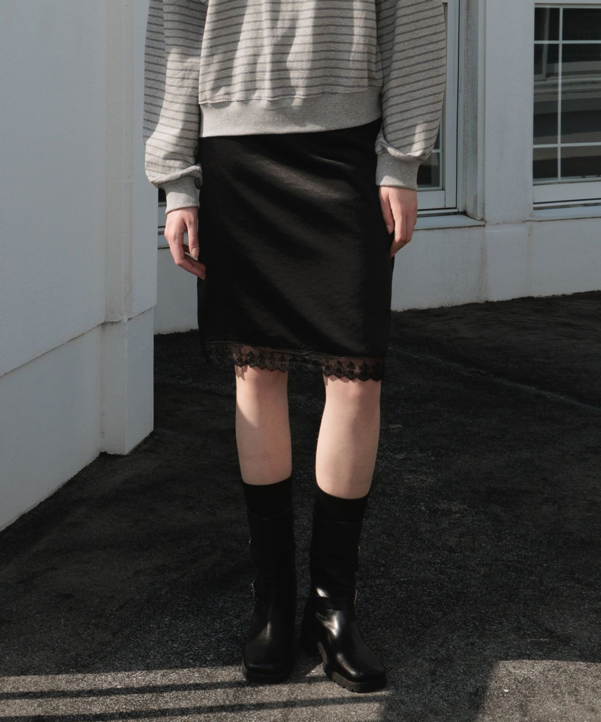 드헤베(DEHEVE) Glossy Lace Skirt [Black]