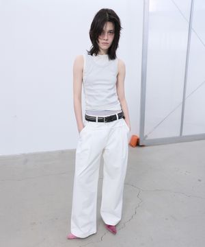 DOUBLE LAYERED SLEEVELESS TOP (WHITE)