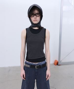 DOUBLE LAYERED SLEEVELESS TOP (BLACK)