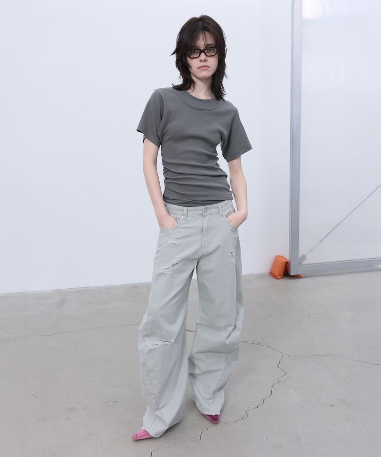 DISTRESSED CURVED PANTS (LIGHT GREY)