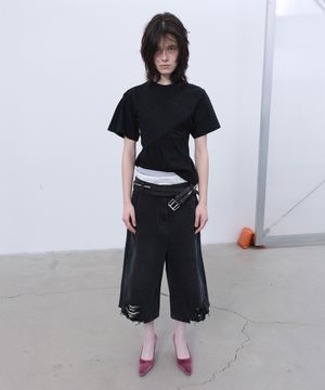 BACK-PLEATED DENIM SHORTS (BLACK)