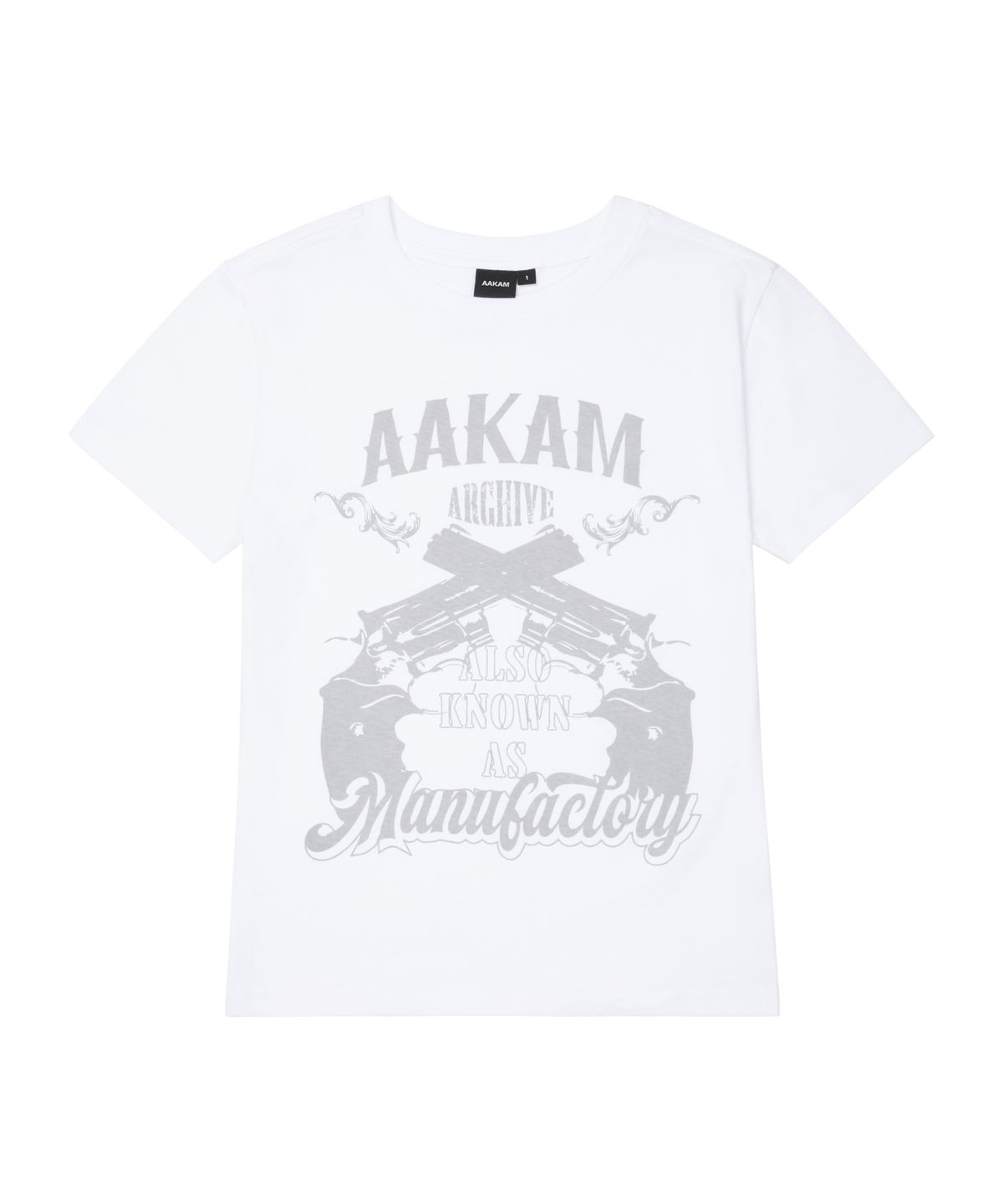 아캄(AAKAM) Gun Lettering Half Top (White)