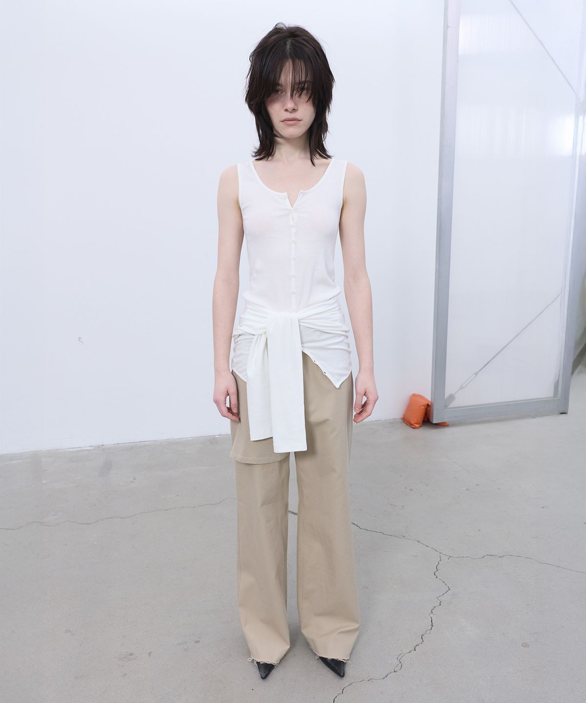 엘씨디씨티엠(LCDC™) TWO-WAY BUTTON-UP TOP (WHITE)