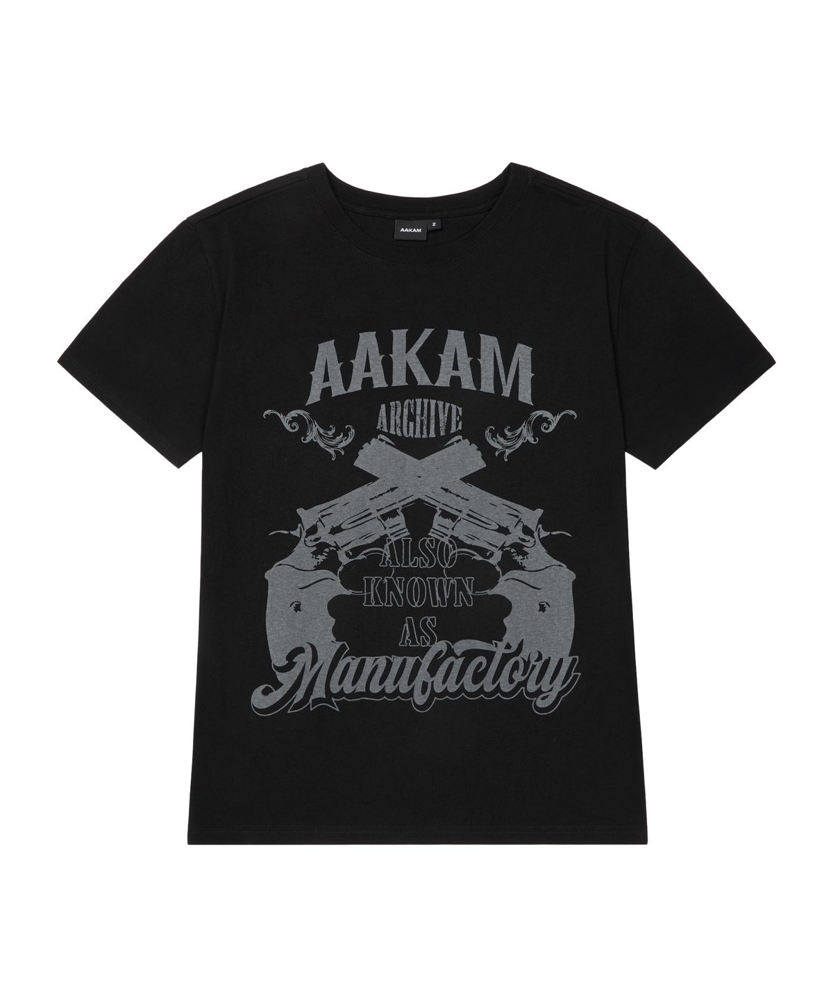 아캄(AAKAM) Gun Lettering Half Top (Black)