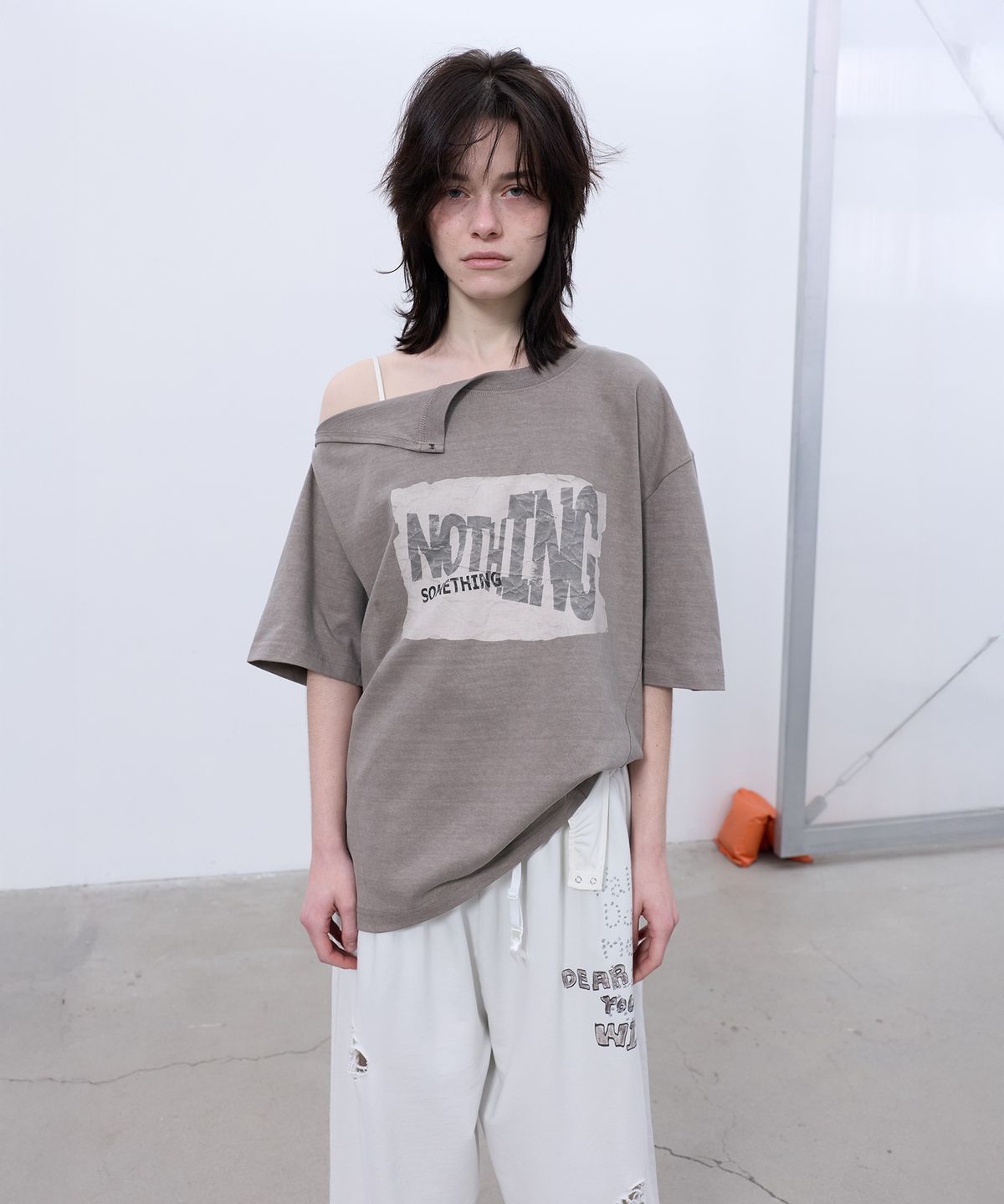 엘씨디씨티엠(LCDC™) OPENED OVERSIZED T-SHIRT (COCOA)