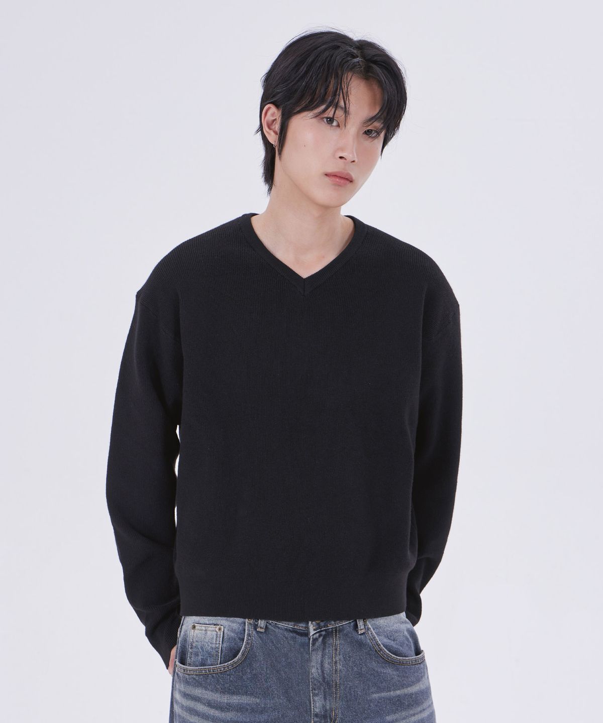 굿라이프웍스(GLW) 미니멀 브이넥 크롭 니트 블랙