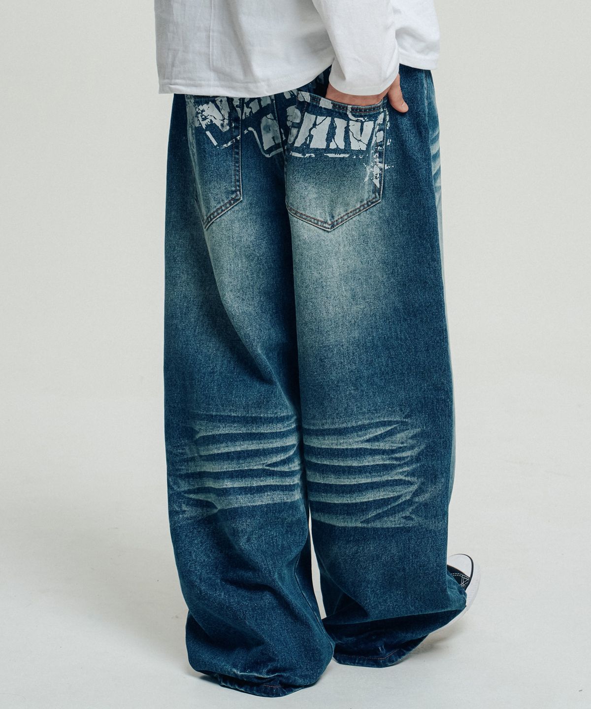 벤힛(VENHIT) Back hand printing 와이드 데님 팬츠