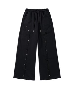 스터드 써저리 스웨트 팬츠_블랙