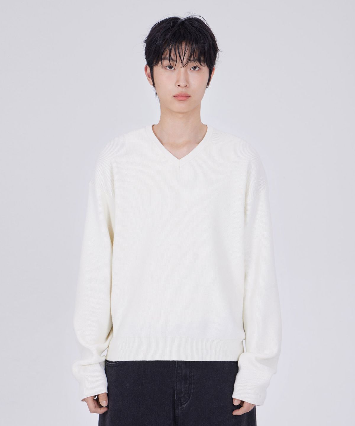 굿라이프웍스(GLW) 미니멀 브이넥 크롭 니트 아이보리