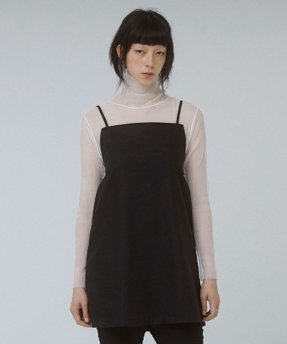 티백(TIBAEG) SHEER PLEATS LACE TOP IV 시어 플리츠 레이스탑 아이보리