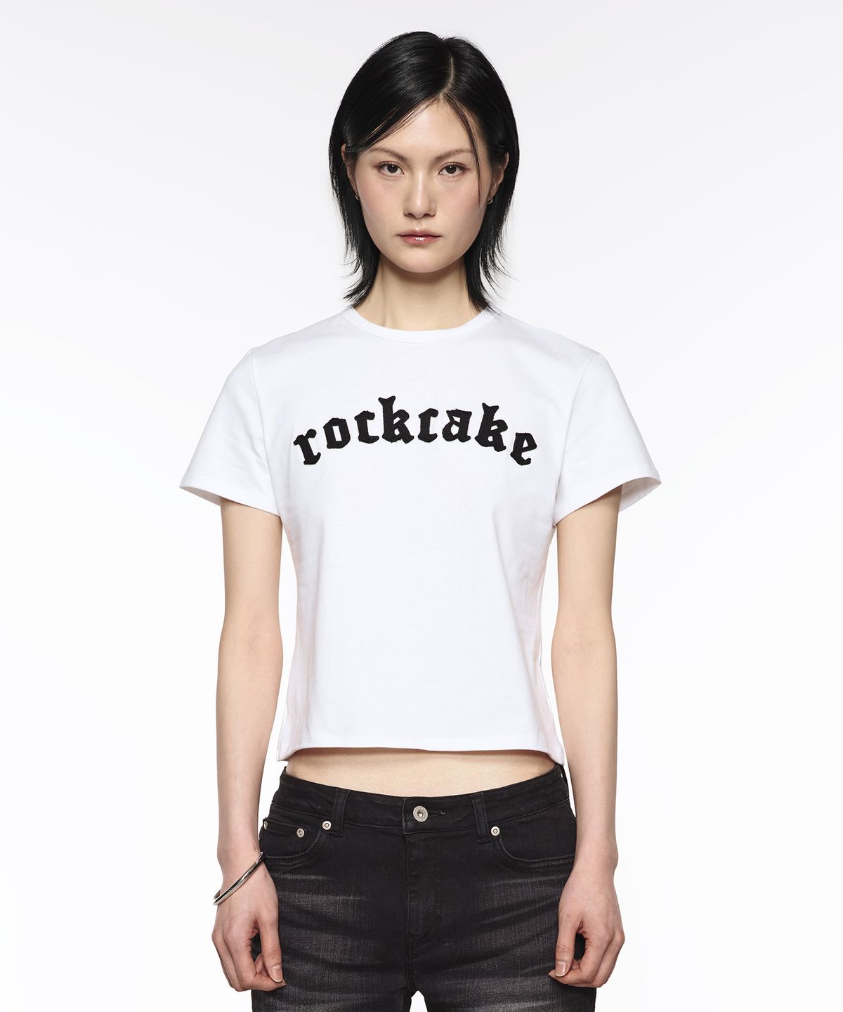 락케이크(ROCKCAKE) Small Logo Crop Top - White