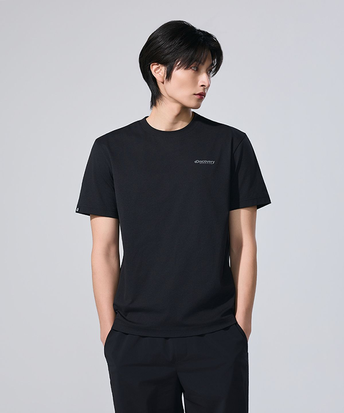 디스커버리 익스페디션(DISCOVERY EXPEDITION) 남성 에버딘 스몰로고 반팔티셔츠 (BLACK)