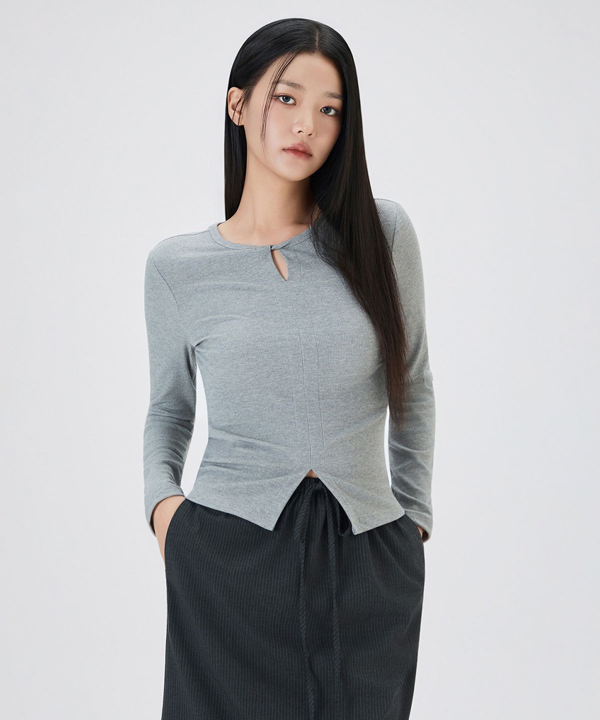 미쏘(MIXXO) 꼬임 포인트 긴팔 티셔츠_MIWLWG319A