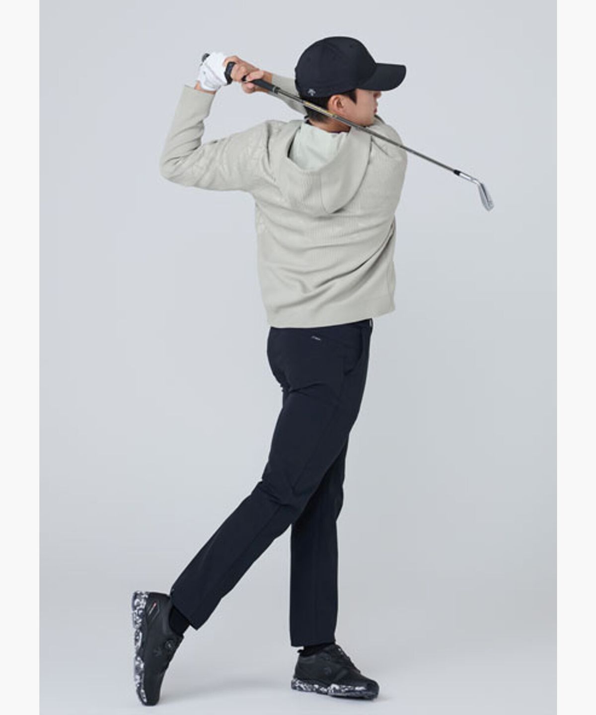 데상트 골프(DESCENTE GOLF) 남성 니트 배색 슬림핏 팬츠  DR12MFPT24