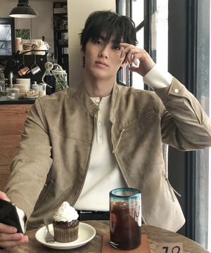 크롭 스웨이드 바이커 자켓_BEIGE