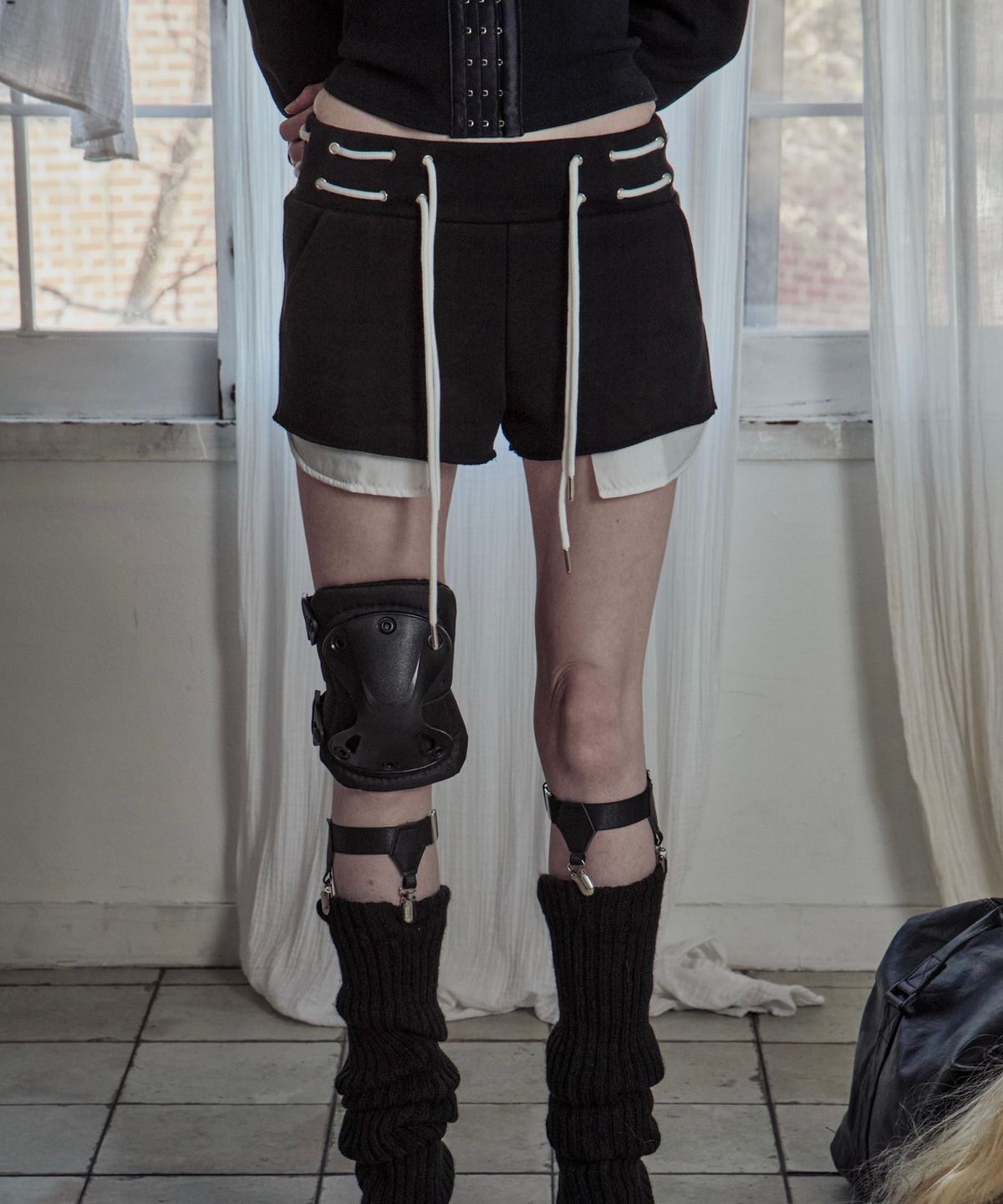 피아체(PIARCHE) EYELET STRING SHORTS